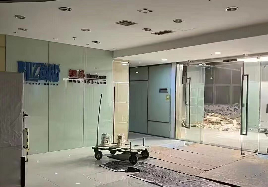 在中國伺服器魔獸的葬禮上，他打翻了自己的骨灰盒