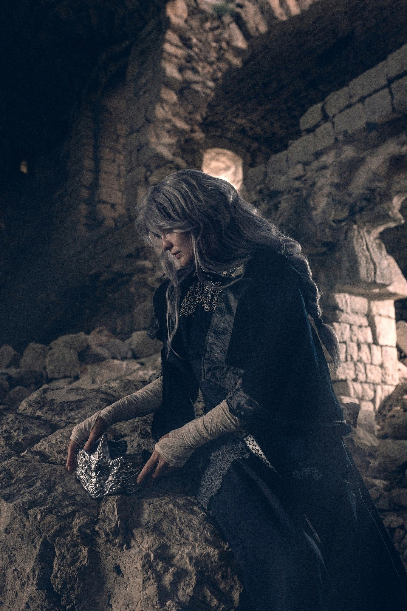 俄妹COS《黑魂3》防火女：性感身材為角色添磚加瓦！