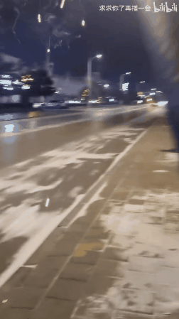 我過了3年來最安逸的年,直到被煙火刺客捅了一刀 我過了3年來最安逸的年,直到被煙火刺客捅了一刀