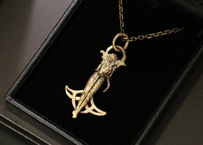 《艾爾登法環》推全新周邊掛飾 暗月戒指、黃金樹的恩惠