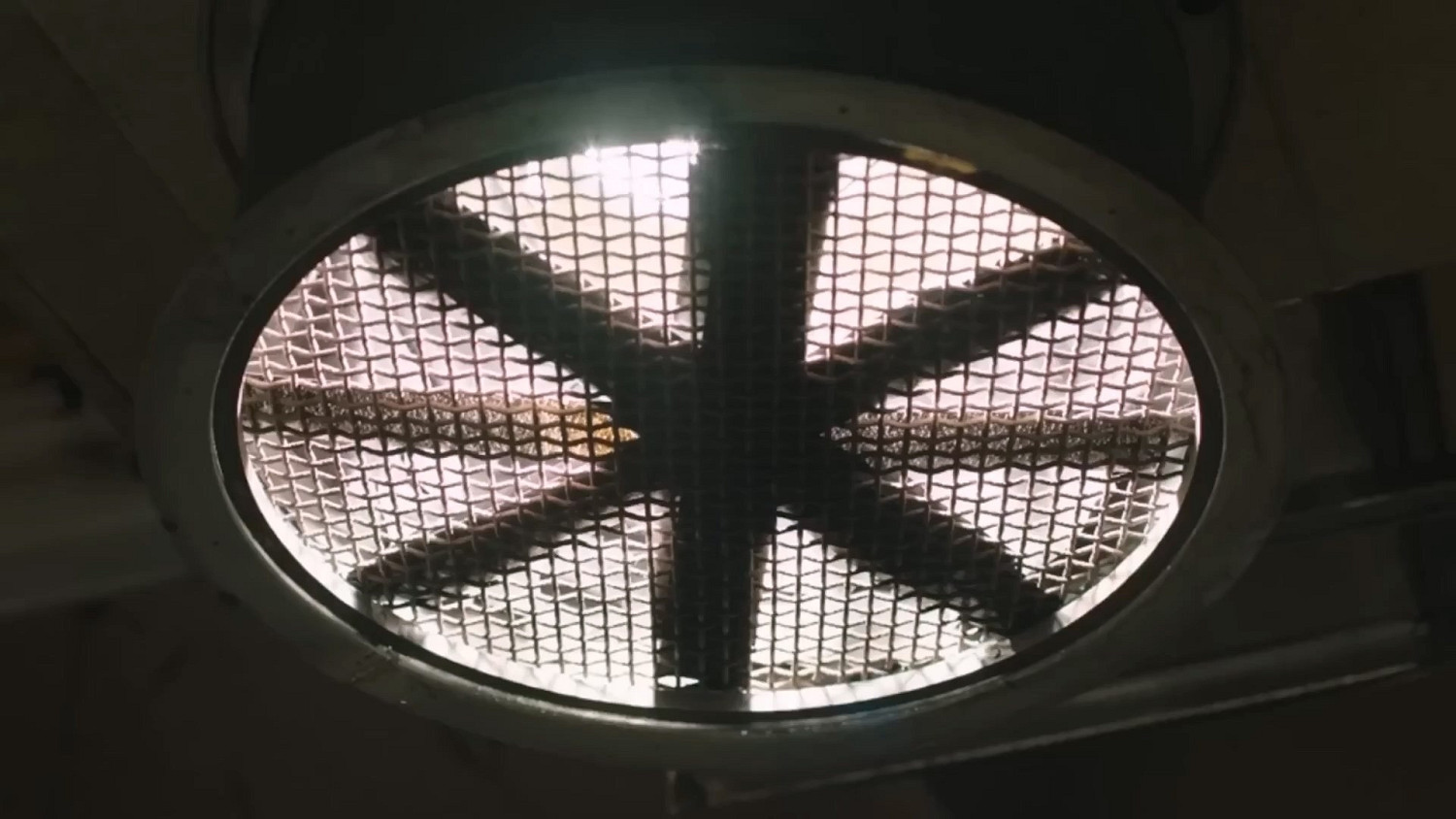 HBO《最後生還者》第五集對比遊戲 精彩瞬間很多！