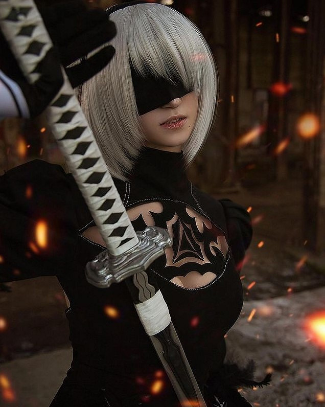 俄妹COS《黑暗之魂》太陽公主：異域風情巨大頭燈！