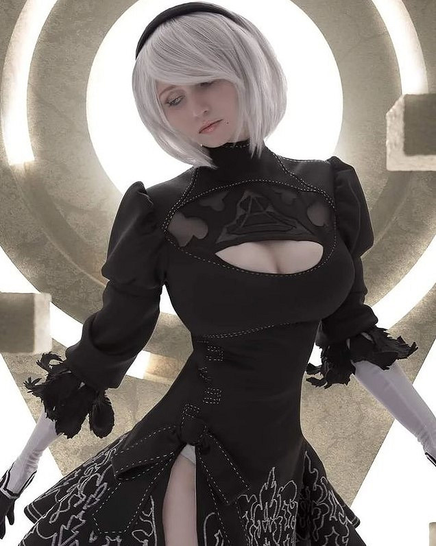 俄妹COS《黑暗之魂》太陽公主：異域風情巨大頭燈！