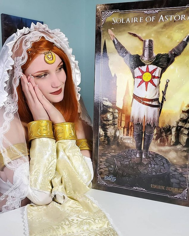 俄妹COS《黑暗之魂》太陽公主：異域風情巨大頭燈！