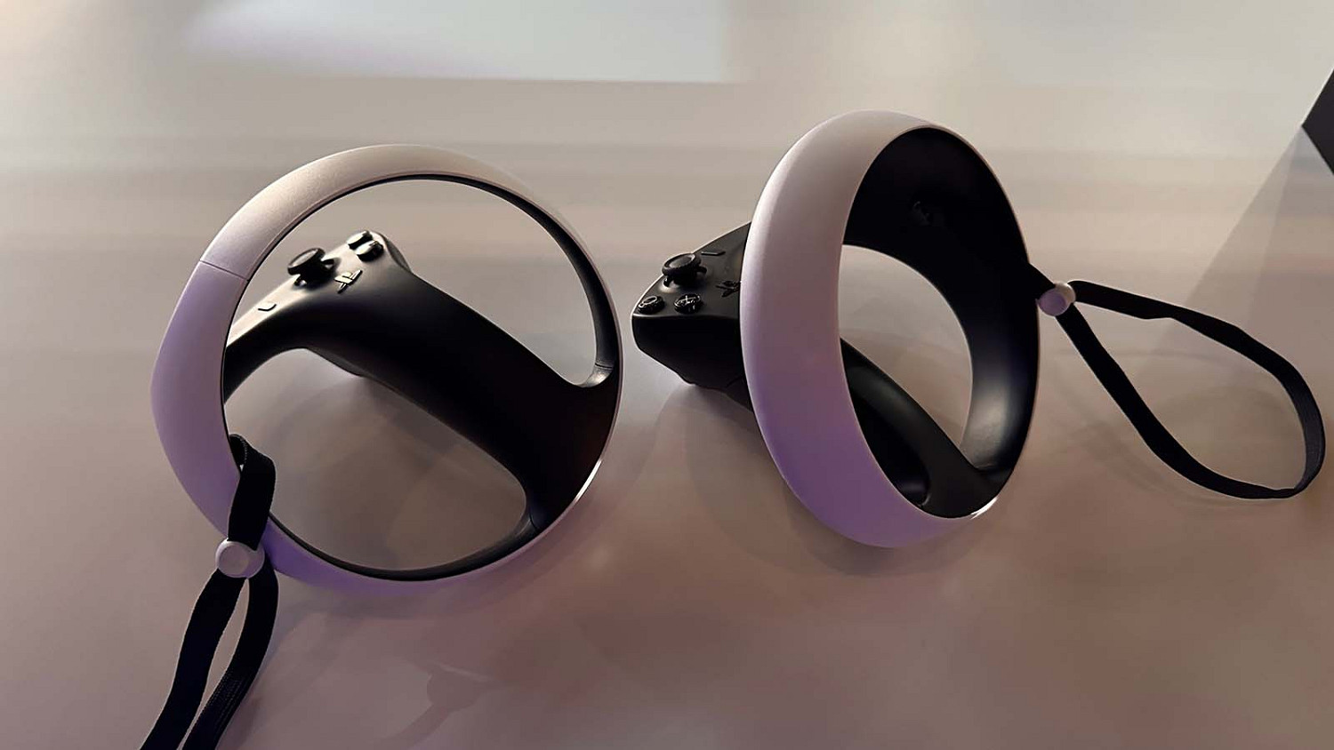 多位玩家反映:PS VR2的Sense控制器手把會失靈! 多位玩家反映:PS VR2的Sense控制器手把會失靈!