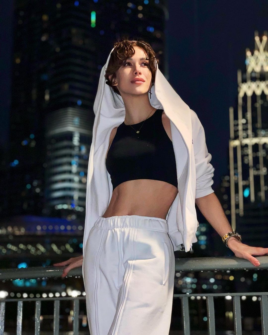 《原子之心》性感雙子機械姐妹花扮演者 美照欣賞！