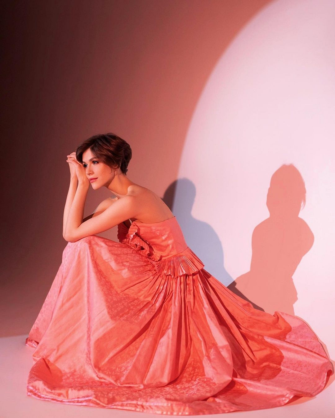 《原子之心》性感雙子機械姐妹花扮演者 美照欣賞！