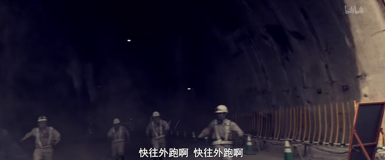 看完中配新·奧特曼，我精神內耗到失眠