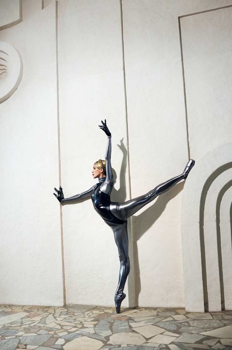 《原子之心》雙生舞伶扮演者COS自己!姿態絕美優雅 《原子之心》雙生舞伶扮演者COS自己!姿態絕美優雅