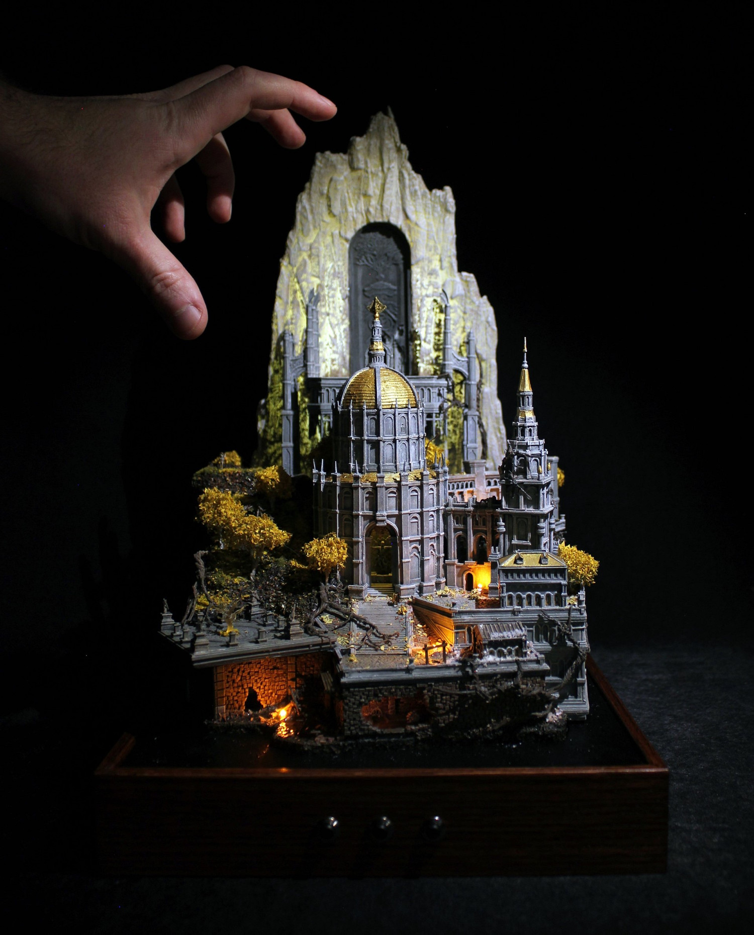 大佬製作《艾爾登法環》微縮版「王城羅德爾」：手工帝！