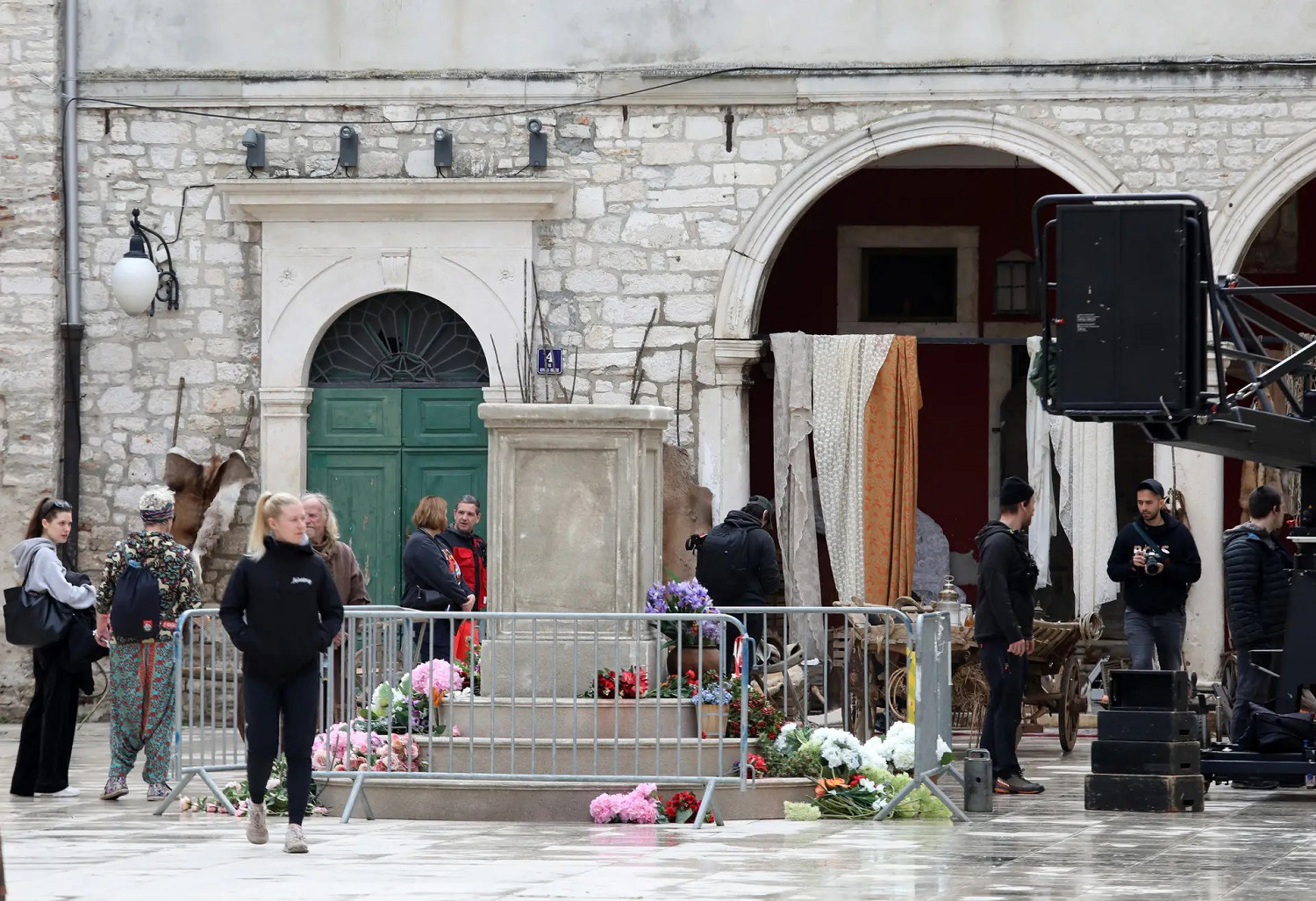 疑是《FF16》真人宣傳片片場照曝光 還有陸行鳥！