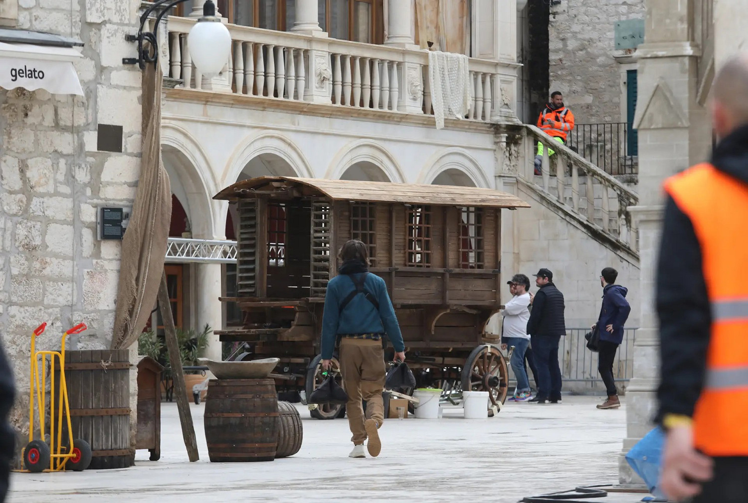 疑是《FF16》真人宣傳片片場照曝光 還有陸行鳥！