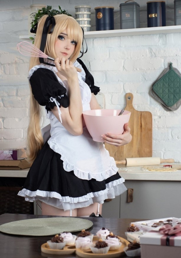 《生死格鬥》瑪麗·蘿絲COS賞：可愛性感的金發女僕！