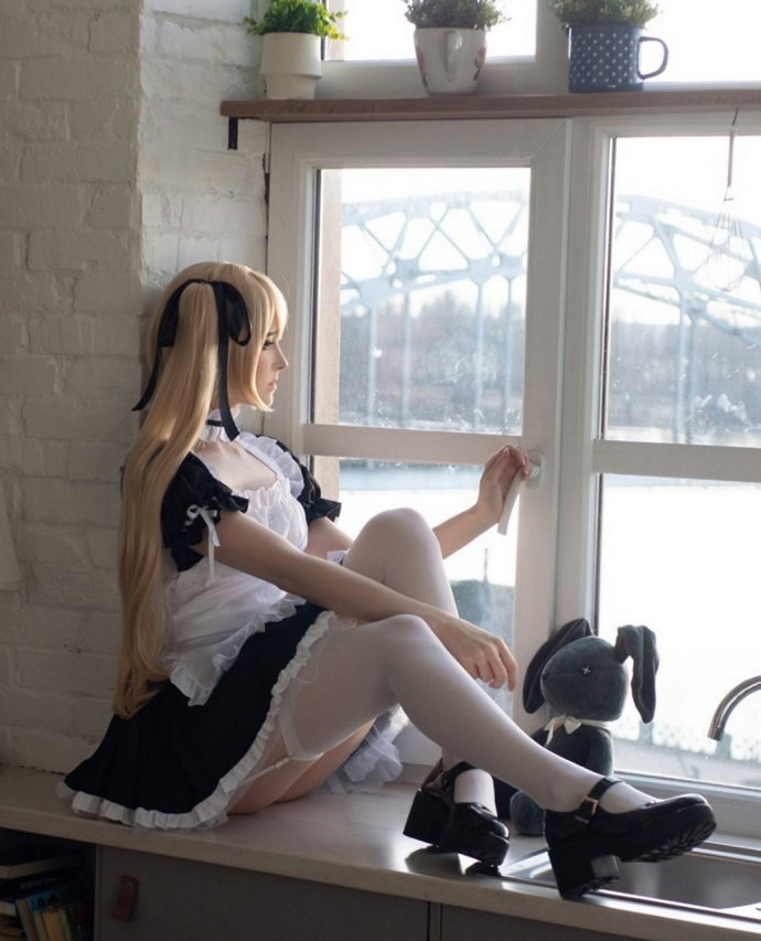 《生死格鬥》瑪麗·蘿絲COS賞：可愛性感的金發女僕！