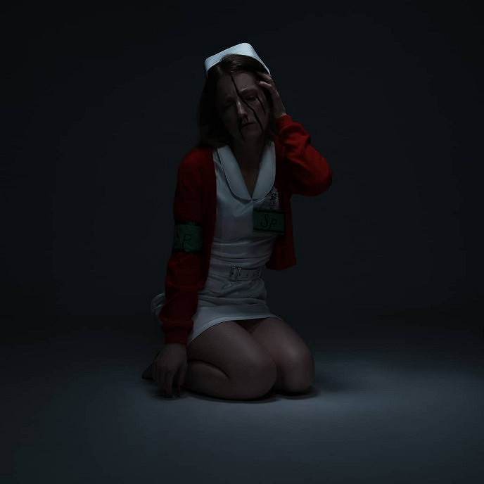 俄羅斯小姐姐COS《沉默之丘》女護士麗莎:氛圍超還原 俄羅斯小姐姐COS《沉默之丘》女護士麗莎:氛圍超還原