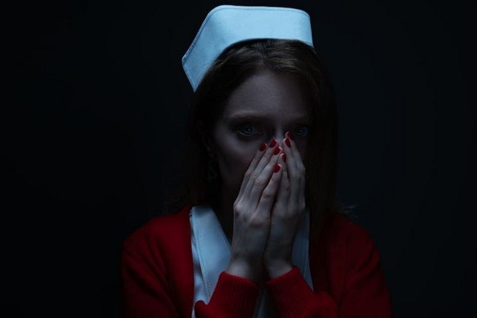 俄羅斯小姐姐COS《沉默之丘》女護士麗莎:氛圍超還原 俄羅斯小姐姐COS《沉默之丘》女護士麗莎:氛圍超還原