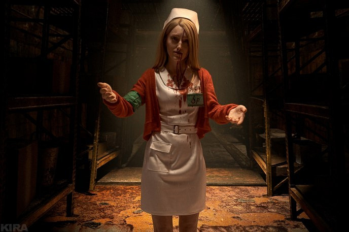 俄羅斯小姐姐COS《沉默之丘》女護士麗莎:氛圍超還原 俄羅斯小姐姐COS《沉默之丘》女護士麗莎:氛圍超還原