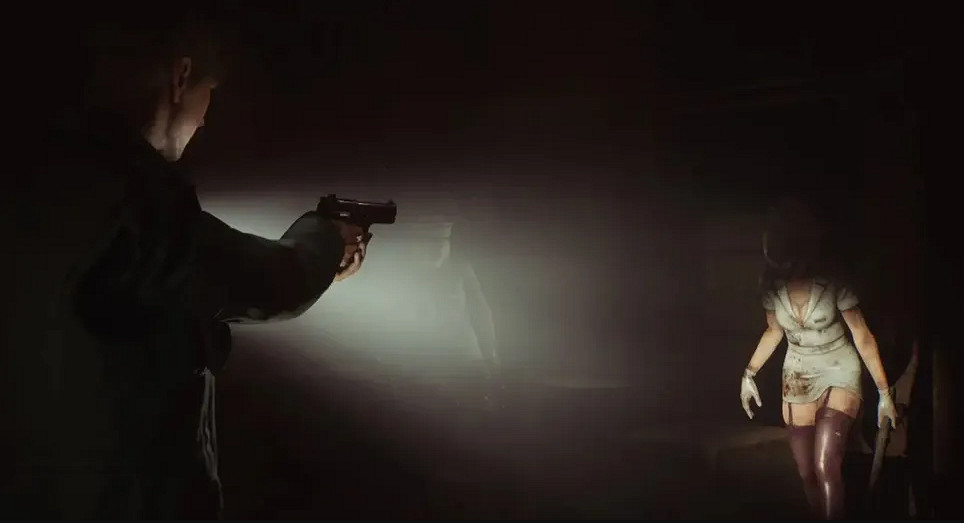 《沉默之丘2RE》給護士穿上黑絲是因為原版“漏肉太多” 《沉默之丘2RE》給護士穿上黑絲是因為原版“漏肉太多”