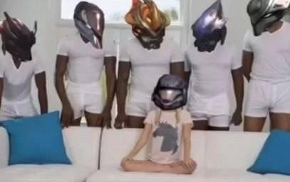 20年後重讀《最後一戰》歷史的底色是黑暗 殘忍和浪漫 20年後重讀《最後一戰》歷史的底色是黑暗 殘忍和浪漫