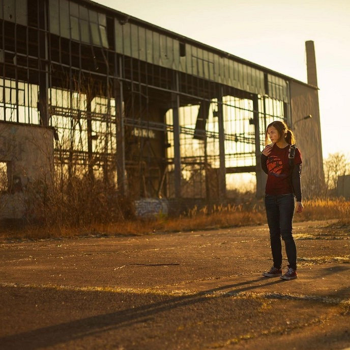 《最後的生還者》艾莉COS賞：末世中的戰損版俄妹！