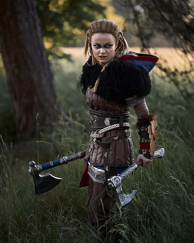 《最後的生還者》艾莉COS賞：末世中的戰損版俄妹！