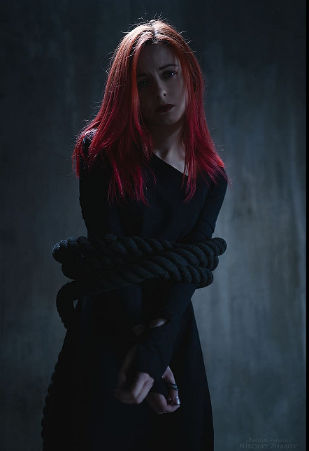 《最後的生還者》艾莉COS賞：末世中的戰損版俄妹！