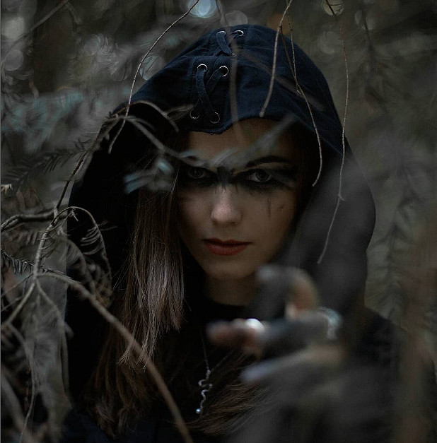 《最後的生還者》艾莉COS賞：末世中的戰損版俄妹！