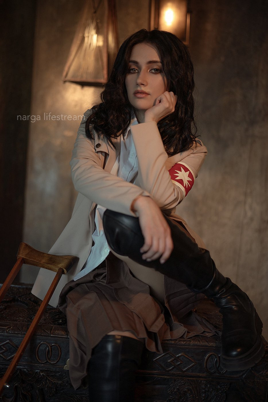 戰鬥服也難掩性感身材！俄妹COS《惡靈古堡》吉爾賞！