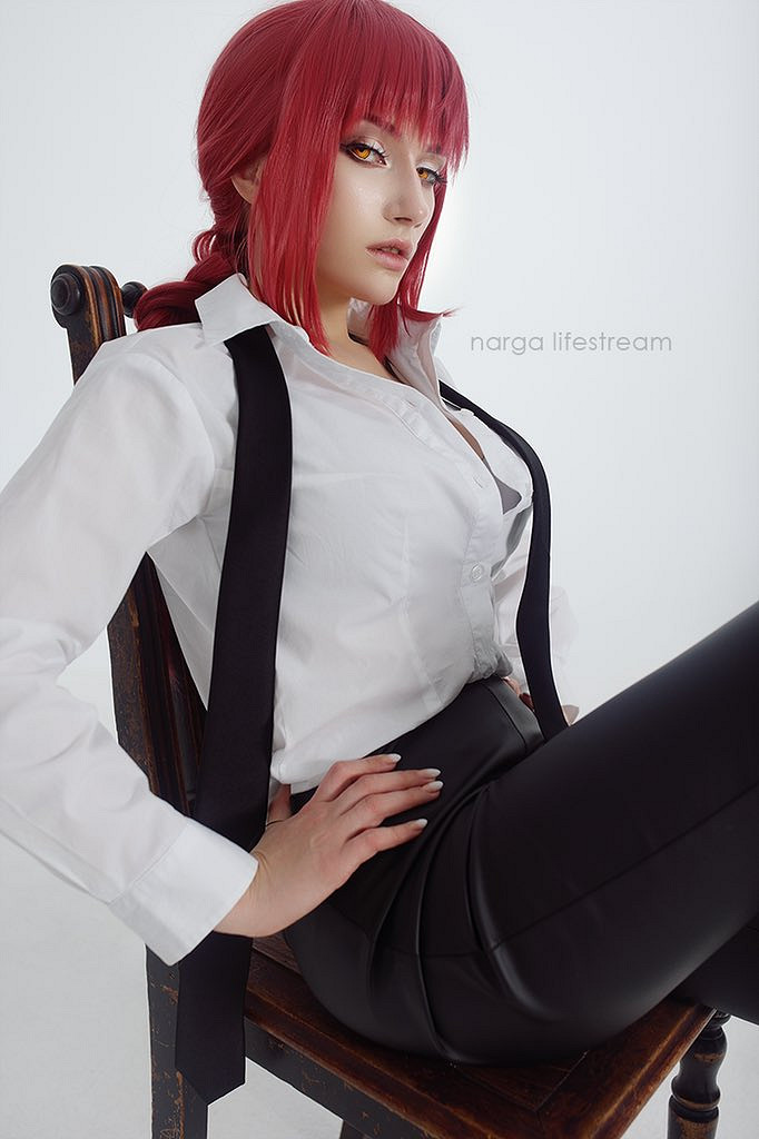 戰鬥服也難掩性感身材！俄妹COS《惡靈古堡》吉爾賞！