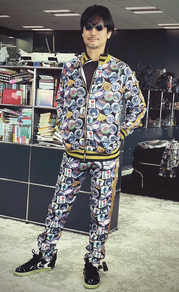 《死亡擱淺》推出設計師合作服飾 小島秀夫試穿展示 《死亡擱淺》推出設計師合作服飾 小島秀夫試穿展示