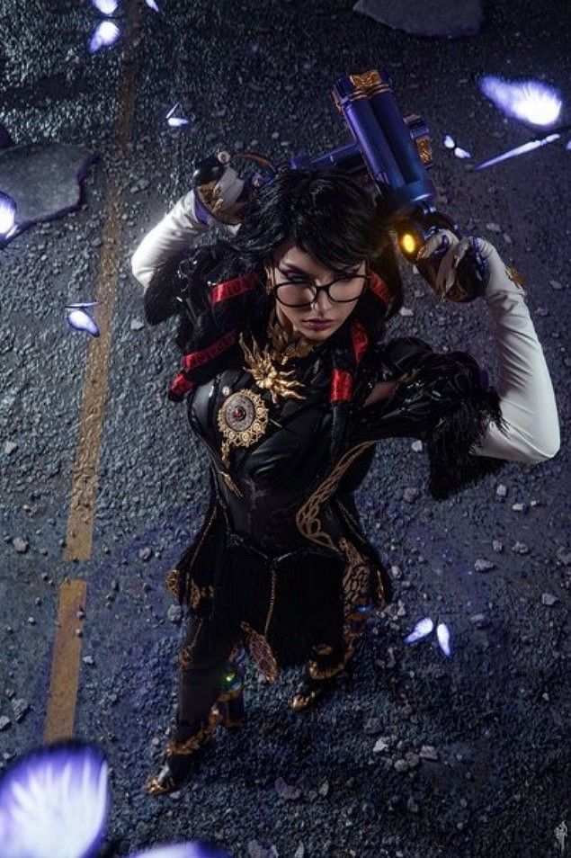 俄羅斯小姐姐COS《魔兵驚天錄》：緊身膠衣貝優妮塔！