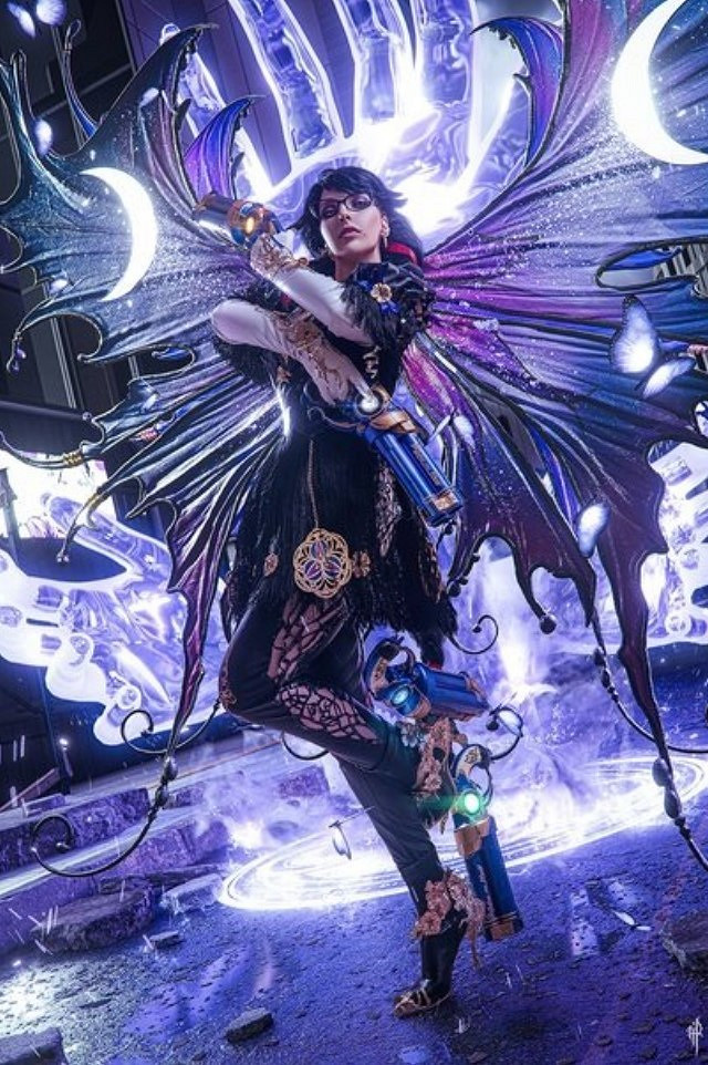 俄羅斯小姐姐COS《魔兵驚天錄》：緊身膠衣貝優妮塔！