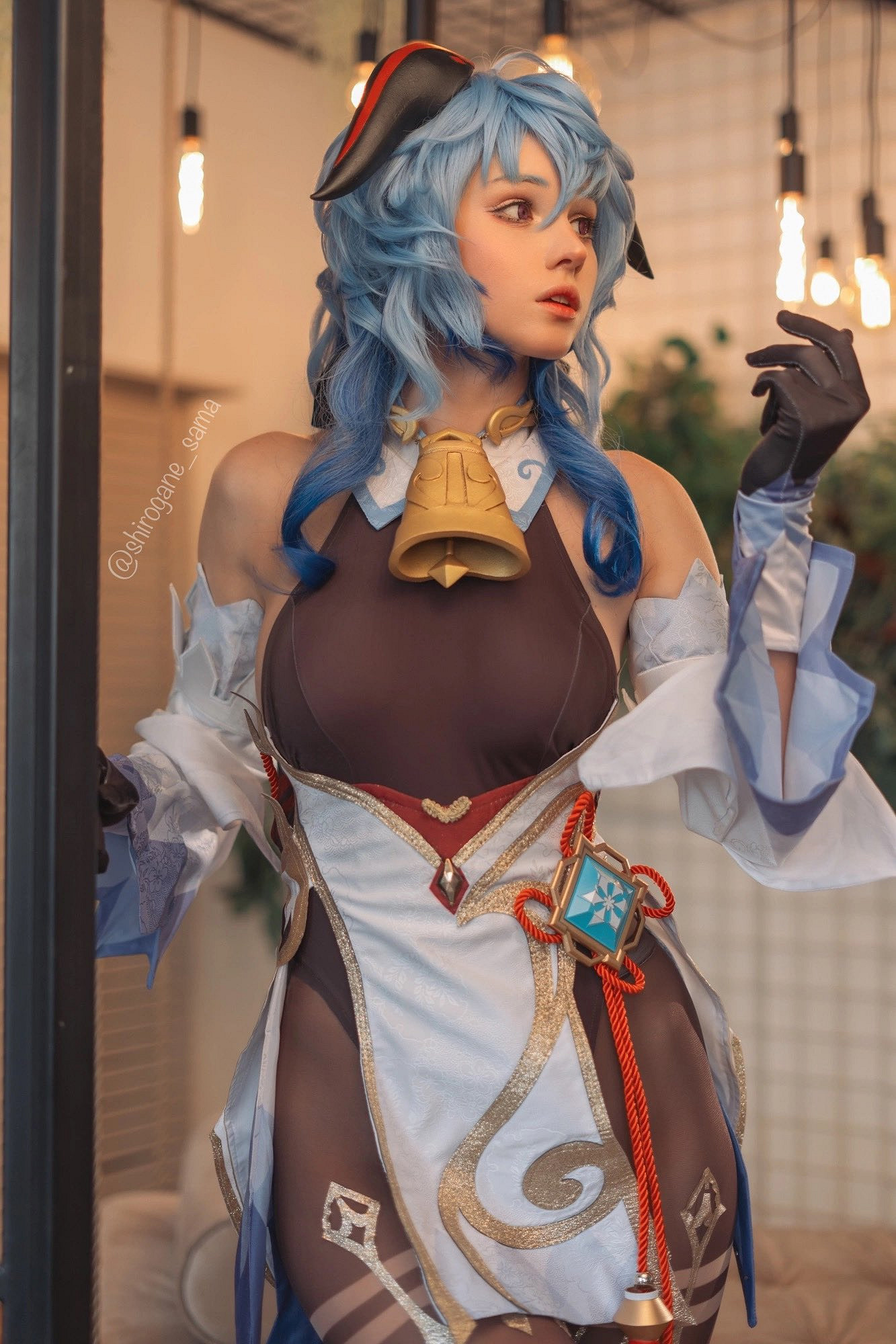 俄羅斯小姐姐COS《邊緣行者》：緊身膠衣勒肉感露西！