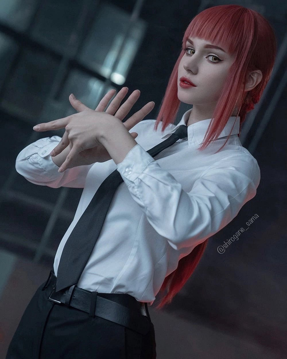 俄羅斯小姐姐COS《邊緣行者》：緊身膠衣勒肉感露西！