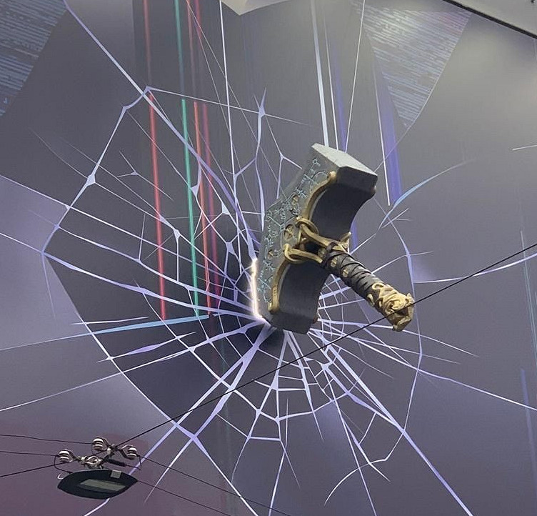 瑞典斯德哥爾摩街頭現《戰神》利維坦之斧!寒氣逼人 瑞典斯德哥爾摩街頭現《戰神》利維坦之斧!寒氣逼人