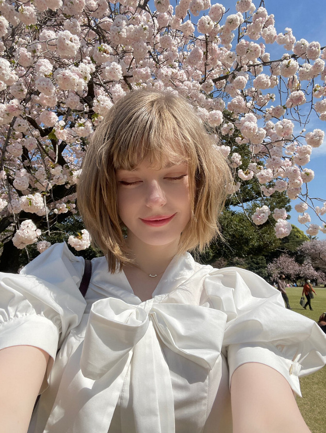 美!《惡靈古堡4:重製版》阿什莉臉模曬短髮自拍! 美!《惡靈古堡4:重製版》阿什莉臉模曬短髮自拍!