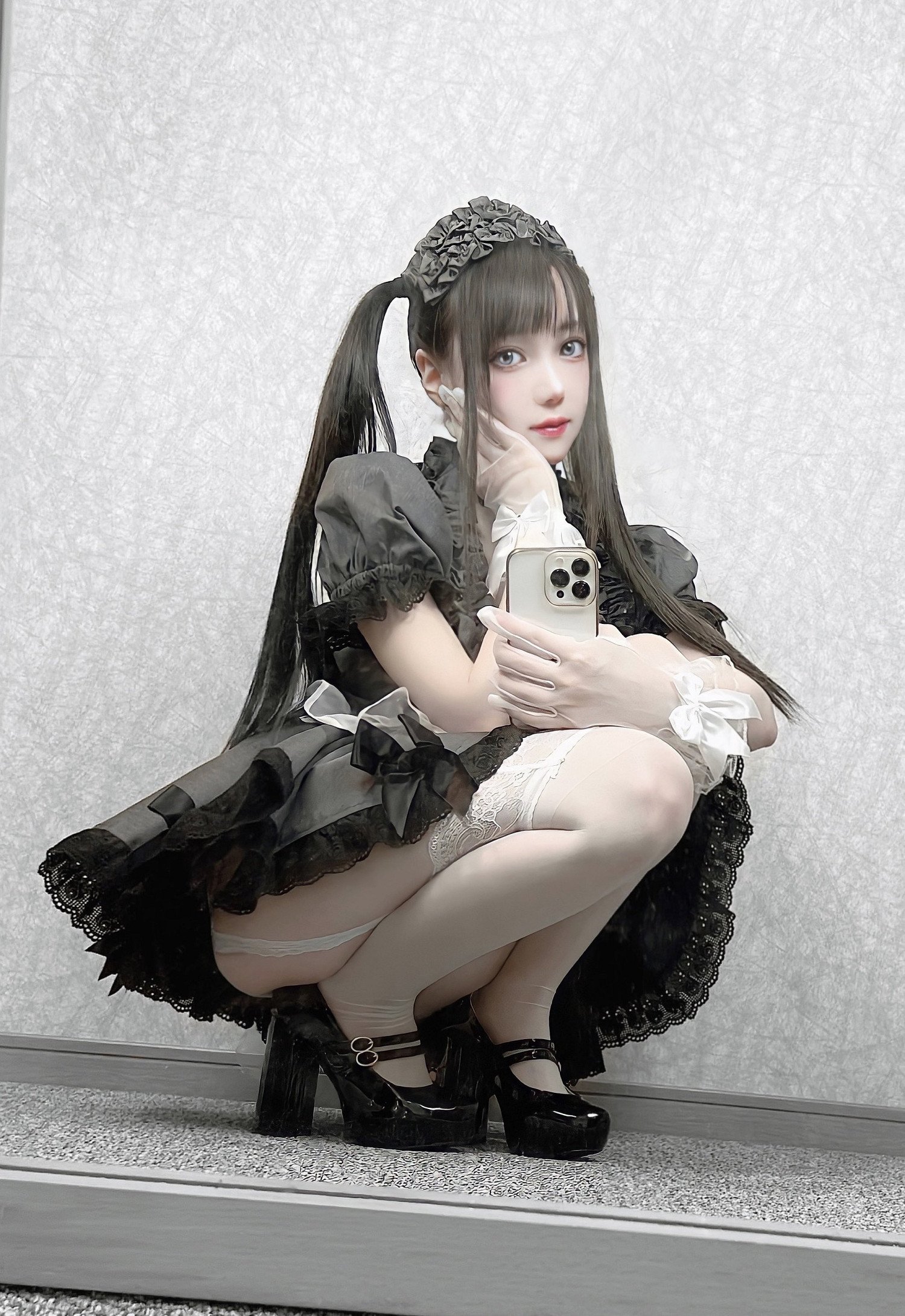 櫻花妹COS《尼爾》：黑色蕾絲高叉背心超性感2B小姐姐