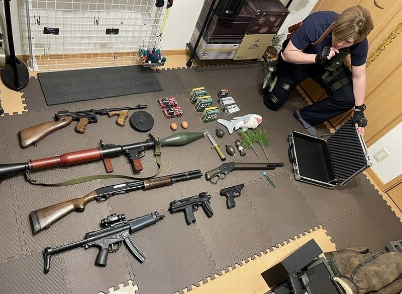 玩家1:1還原《生化4》手提箱容量 大且重,拿不動 玩家1:1還原《生化4》手提箱容量 大且重,拿不動