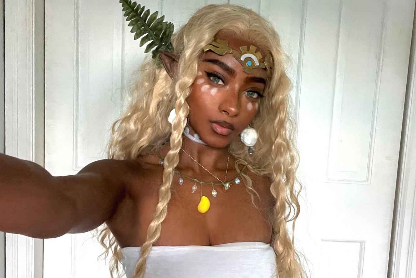 黑妹《王國之淚》新女角色COS！網友：這才是黑美人