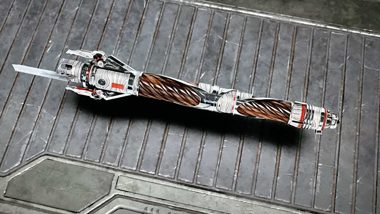 自定義功能強大!玩家分享《星戰:倖存者》劍柄截圖 自定義功能強大!玩家分享《星戰:倖存者》劍柄截圖