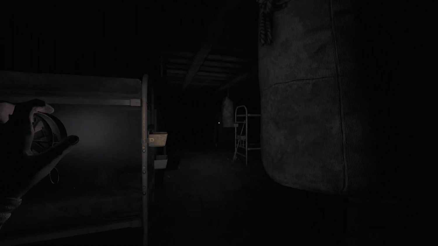 開場驚現“追蹤者”!《失憶症:地堡》10分鐘驚悚試玩 開場驚現“追蹤者”!《失憶症:地堡》10分鐘驚悚試玩