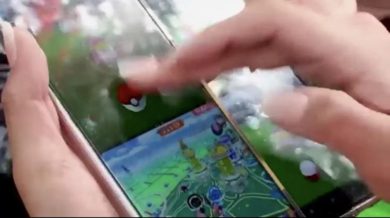 《寶可夢GO》官方廣告竟出現遊戲多開作弊畫面