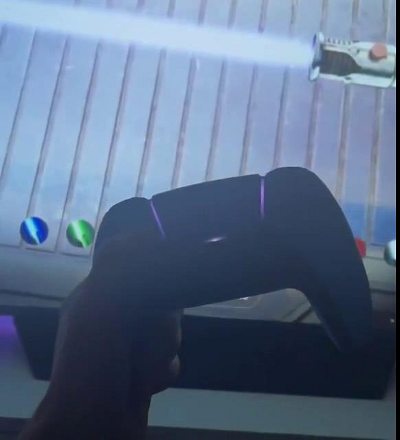 《星戰絕地：倖存者》PS5手把特性展示 燈光顏色會變