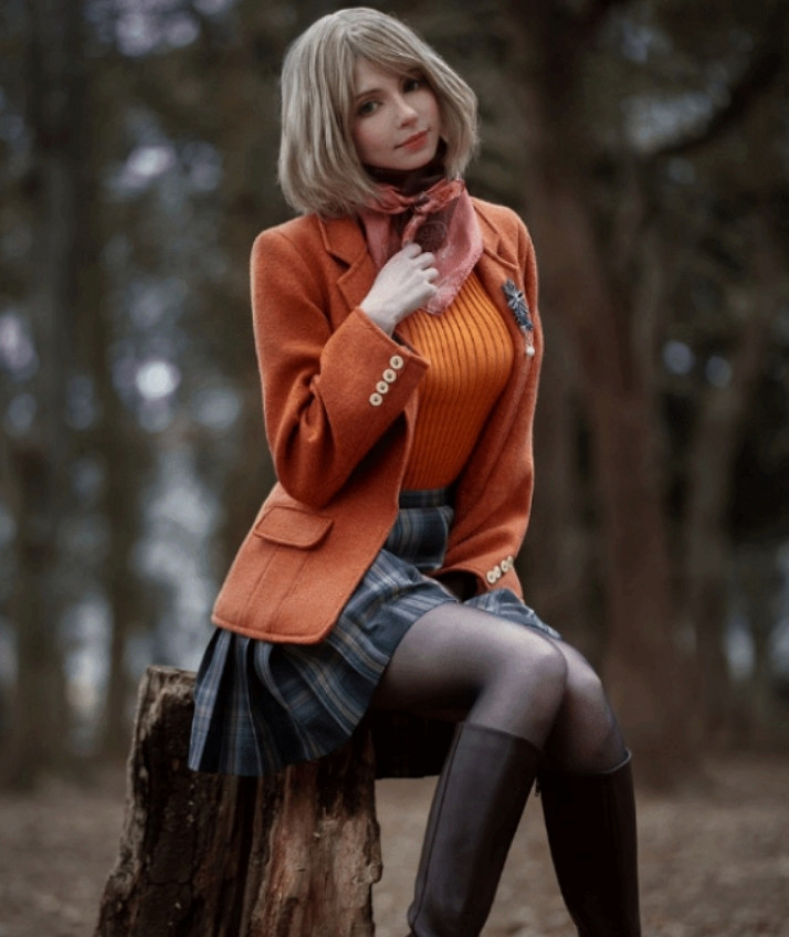 《惡靈古堡4重製版》阿什莉演員曝COS照：嫵媚誘惑！