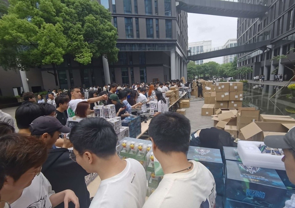 網易1.5折甩賣暴雪“分手遺產” 有人瘋搶4箱手辦倒賣