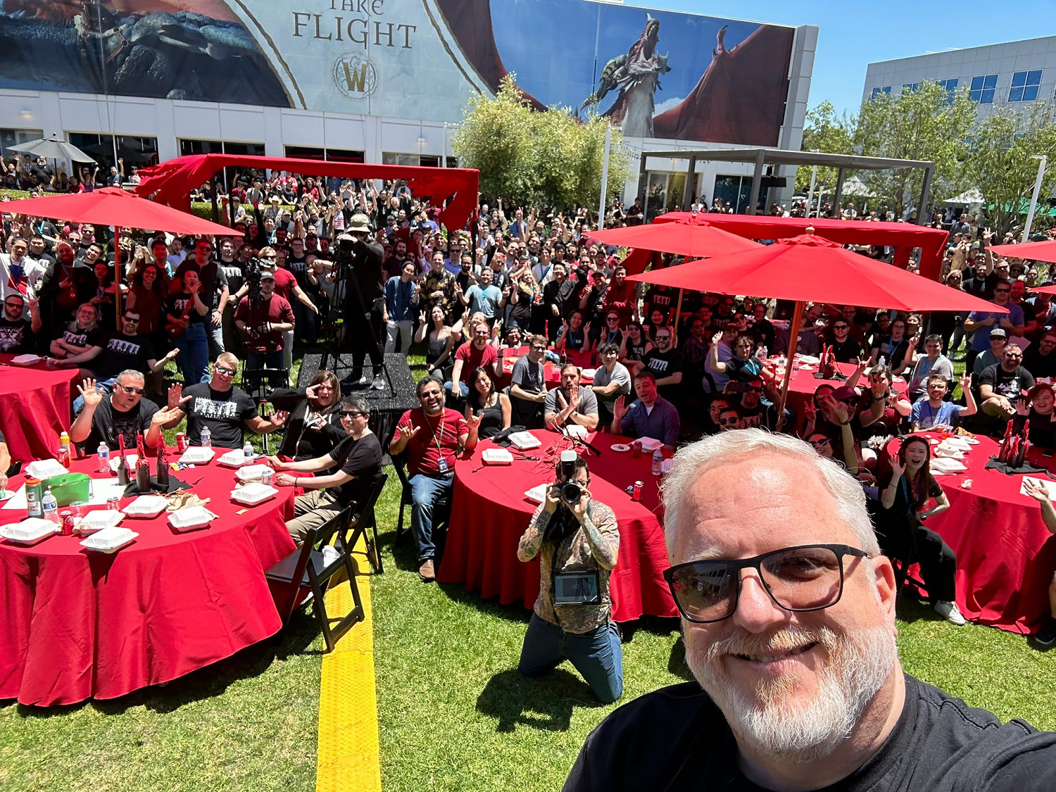 慶祝《暗黑4》大成功!暴雪內部開Party暴雪總裁超開心 慶祝《暗黑4》大成功!暴雪內部開Party暴雪總裁超開心