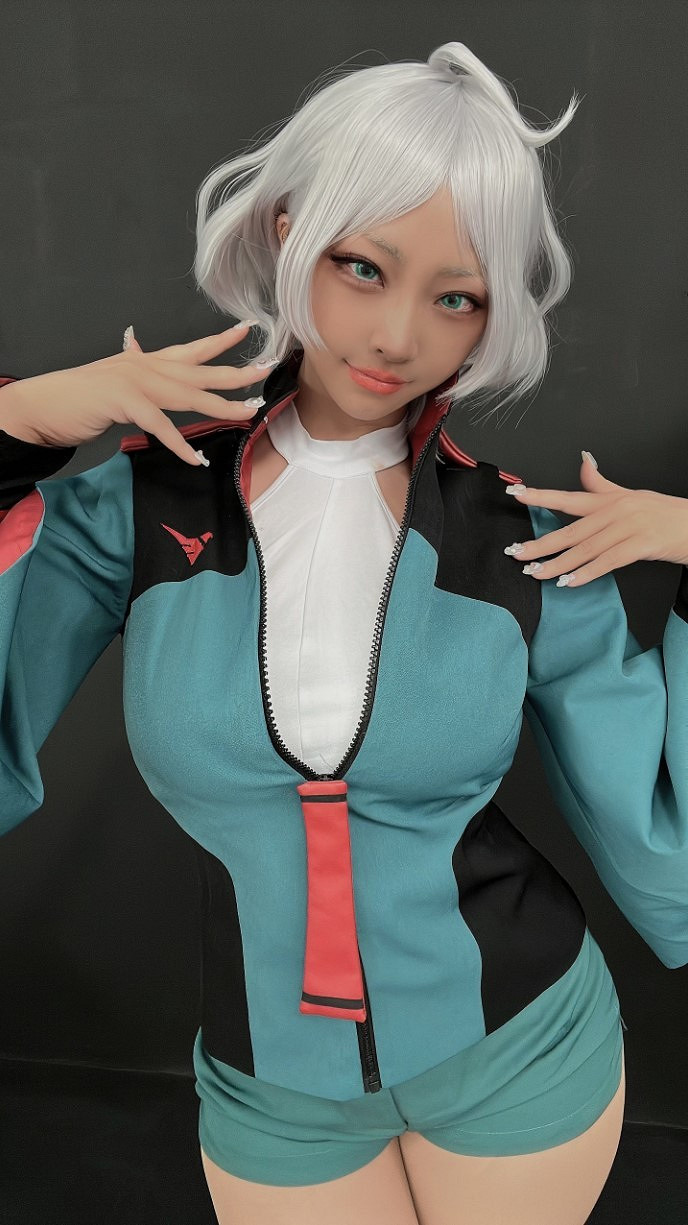 超還原！島國小姐姐COS《高達:水星的魔女》塞西莉亞