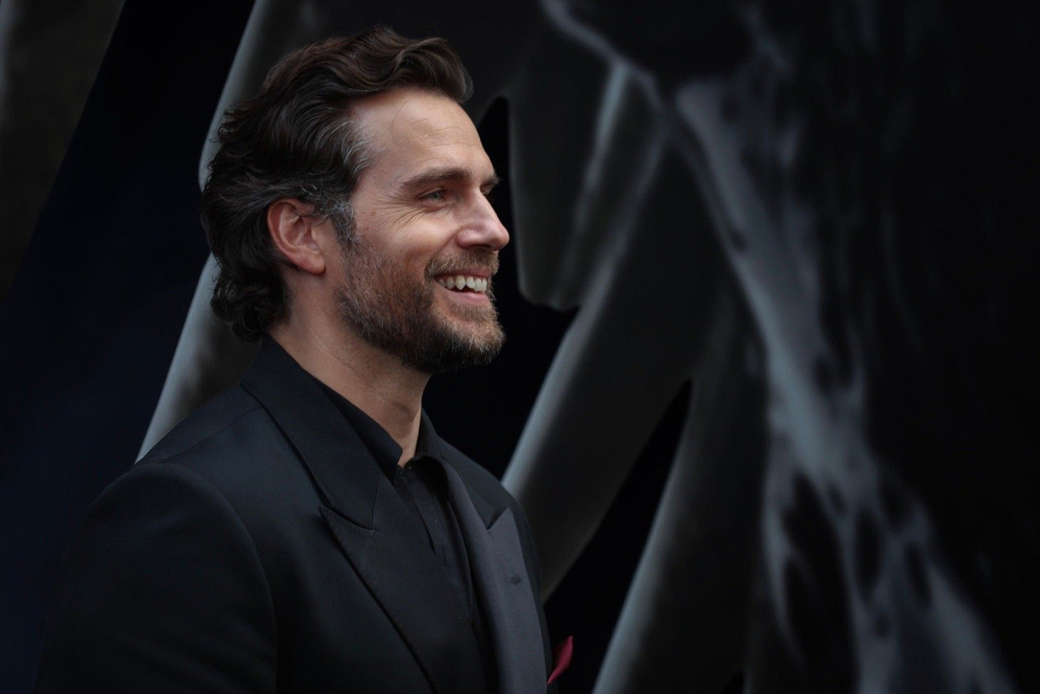 亨利·卡維爾亮相《巫師/獵魔士》第三季倫敦首映禮