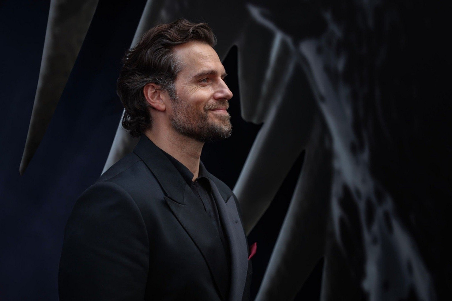 亨利·卡維爾亮相《巫師/獵魔士》第三季倫敦首映禮