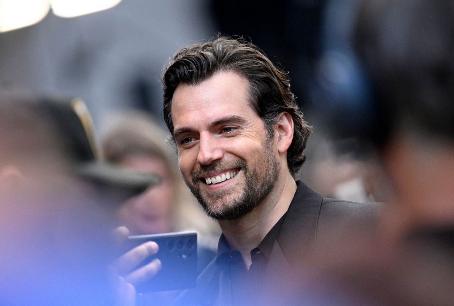 亨利·卡維爾亮相《巫師/獵魔士》第三季倫敦首映禮